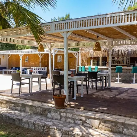 Ladonia Zemda Ξενοδοχείο 3*