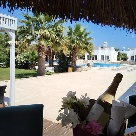 Hotel Ladonia Zemda *