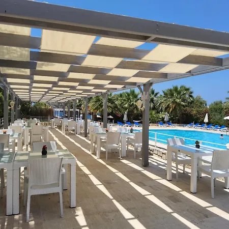 Ladonia Zemda Hotel *