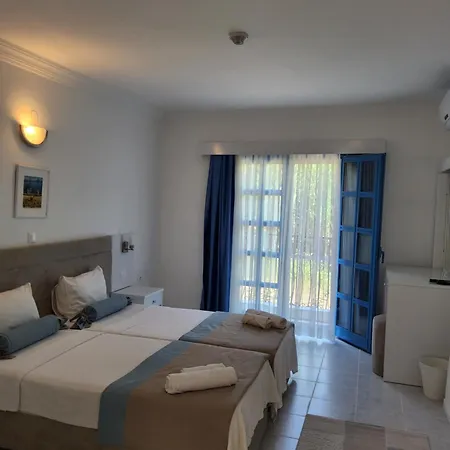 Ξενοδοχείο Ladonia Zemda 3*