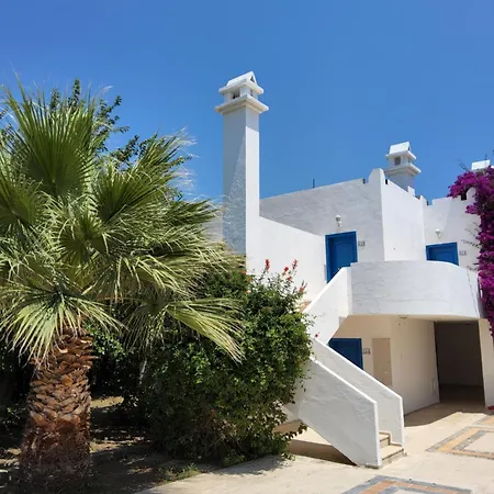 Ladonia Zemda Hotel *