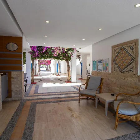 Ladonia Zemda Hotel *